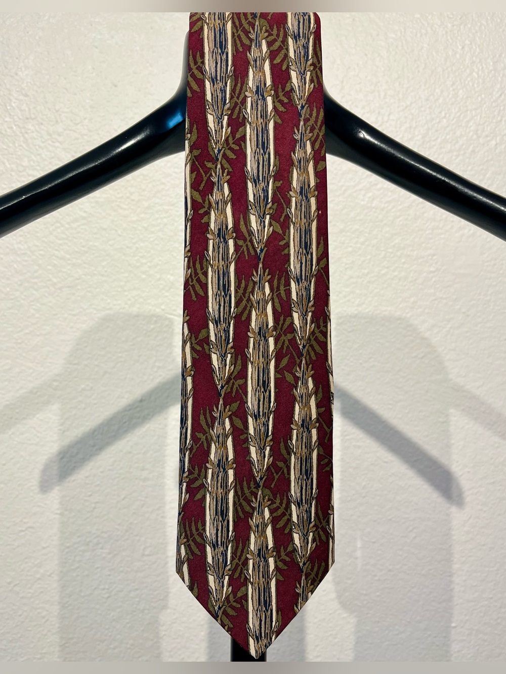 Vintage Bill Blass Country Burgundy Patterned 100% Silk Tie